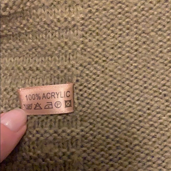 Sleeveless Cowl Neck Sweater - Picture 7 of 7